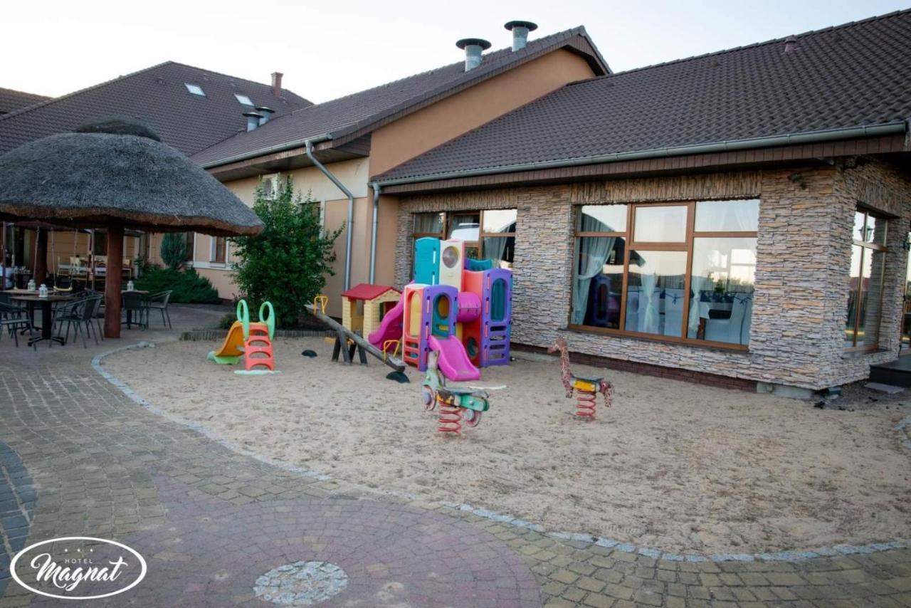 Hotel Magnat Słupca Extérieur photo