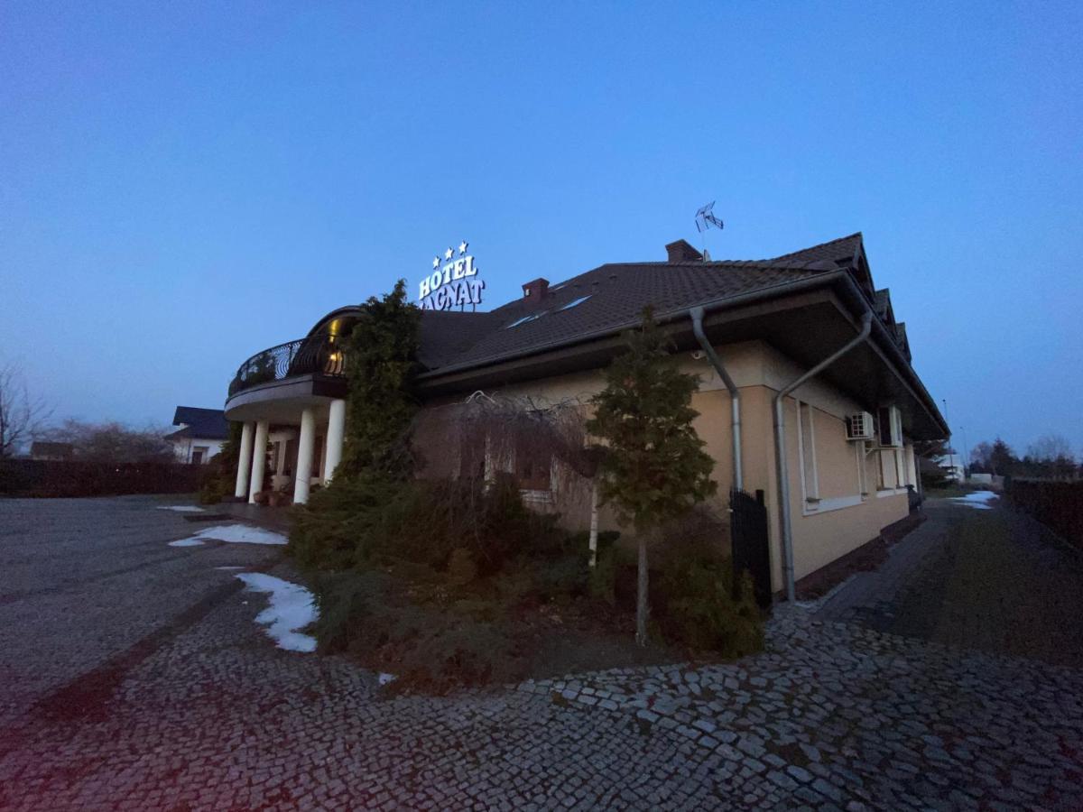 Hotel Magnat Słupca Extérieur photo