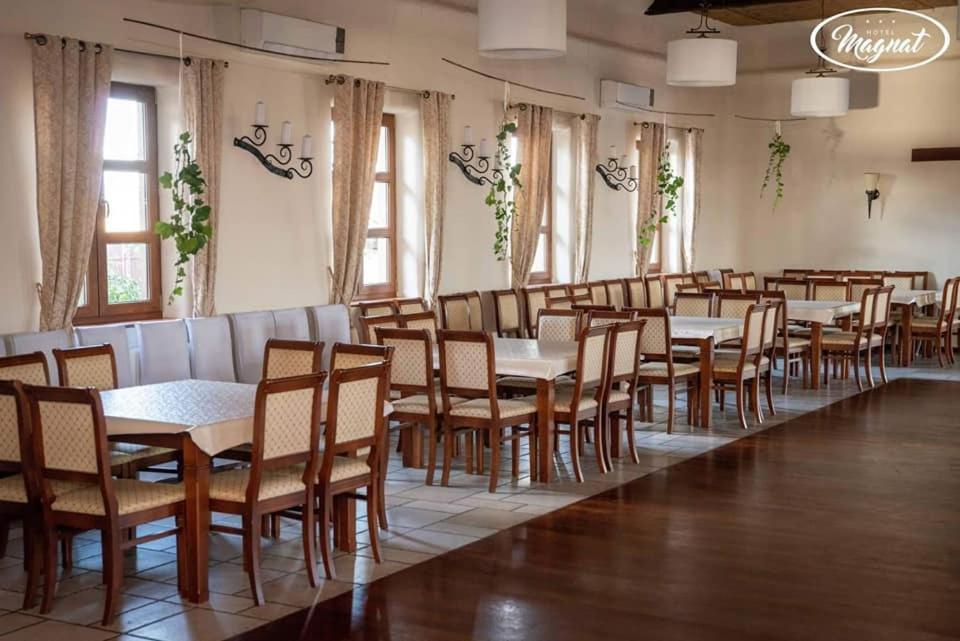 Hotel Magnat Słupca Extérieur photo