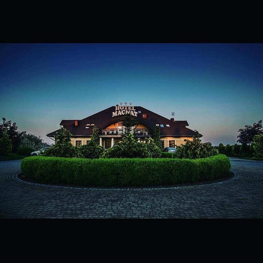 Hotel Magnat Słupca Extérieur photo