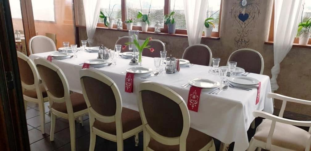 Hotel Magnat Słupca Extérieur photo